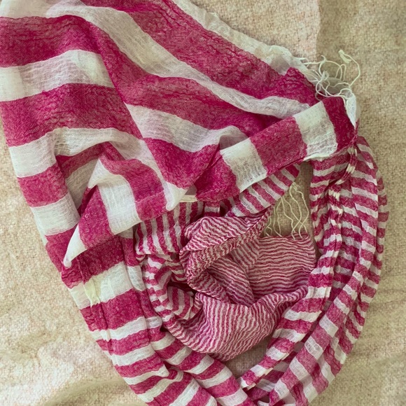Scarf - Picture 1 of 2